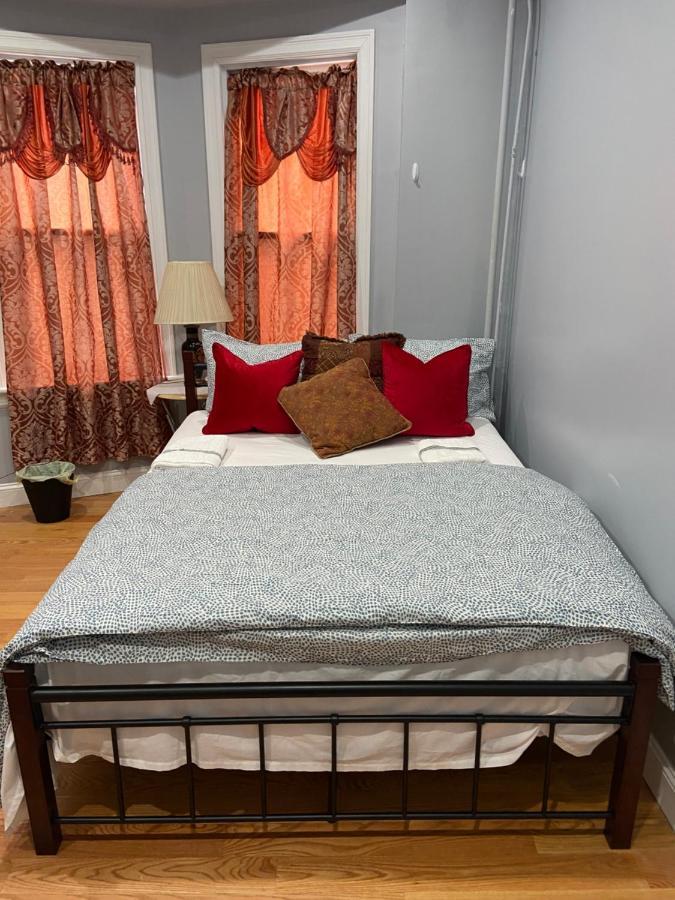 A Spacious Room In Queens ニューヨーク エクステリア 写真